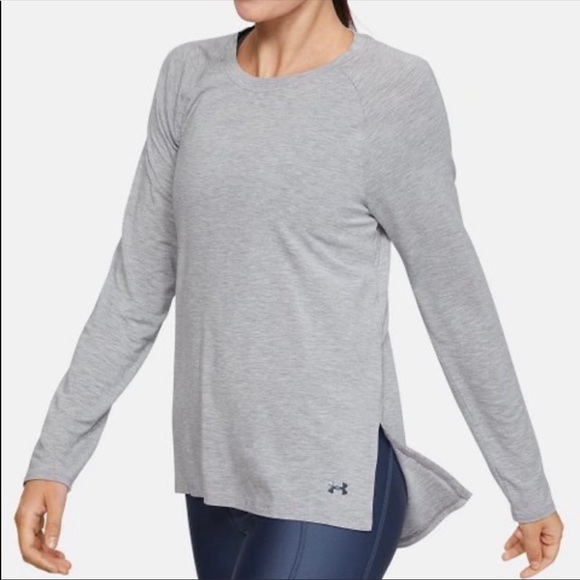 Under Armour loose fit workout top size large - Picture 3 of 7
